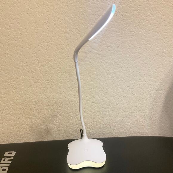 LED DESK LIGHT USB Cycle charge led lighting Touch sensor switch, White - Picture 2 of 4